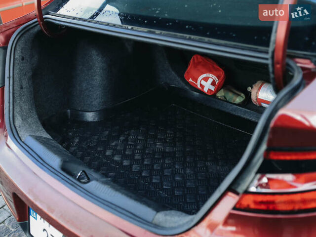 Красный Додж Дарт, объемом двигателя 2.4 л и пробегом 160 тыс. км за 9200 $, фото 7 на Automoto.ua