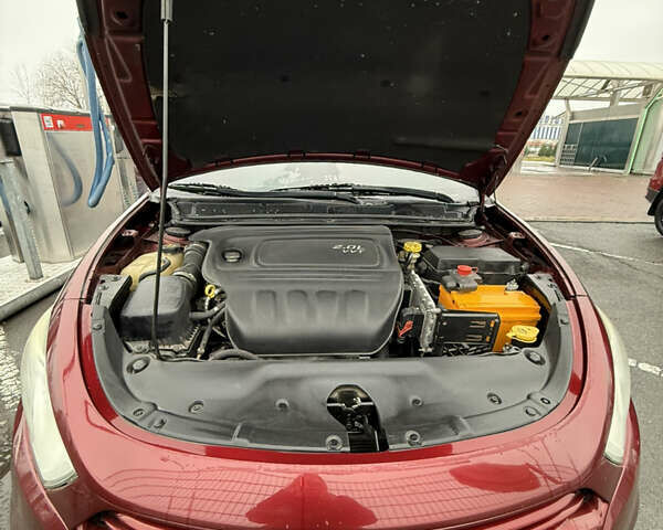 Красный Додж Дарт, объемом двигателя 2 л и пробегом 198 тыс. км за 7999 $, фото 7 на Automoto.ua