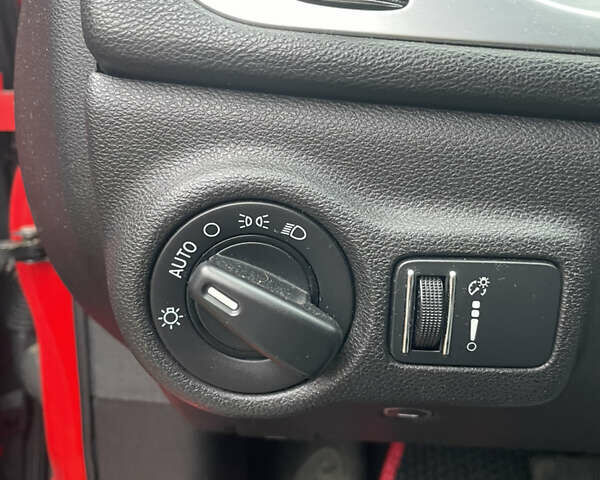 Красный Додж Дарт, объемом двигателя 2.4 л и пробегом 143 тыс. км за 8700 $, фото 9 на Automoto.ua