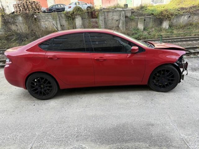 Красный Додж Дарт, объемом двигателя 2.4 л и пробегом 2 тыс. км за 4000 $, фото 2 на Automoto.ua