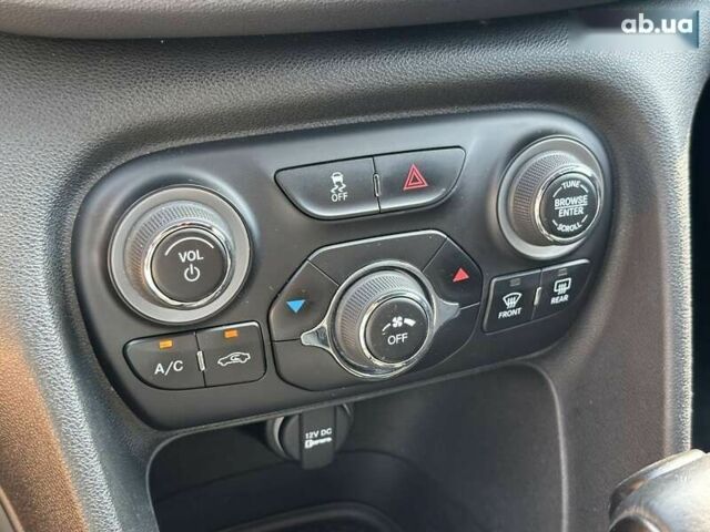 Додж Дарт, об'ємом двигуна 2.4 л та пробігом 186 тис. км за 8490 $, фото 23 на Automoto.ua