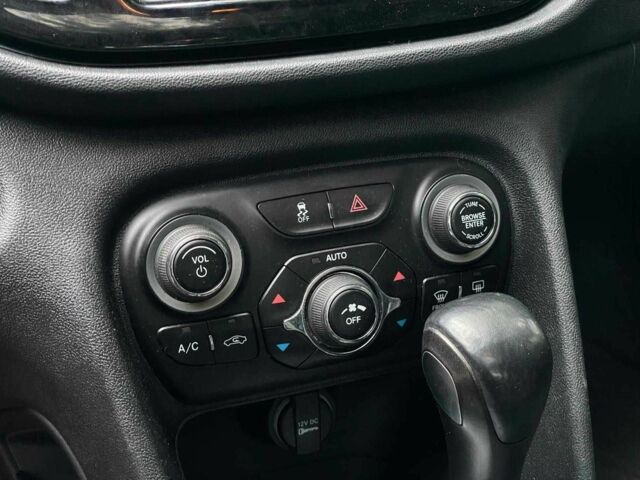 Сірий Додж Дарт, об'ємом двигуна 1.4 л та пробігом 312 тис. км за 6990 $, фото 17 на Automoto.ua