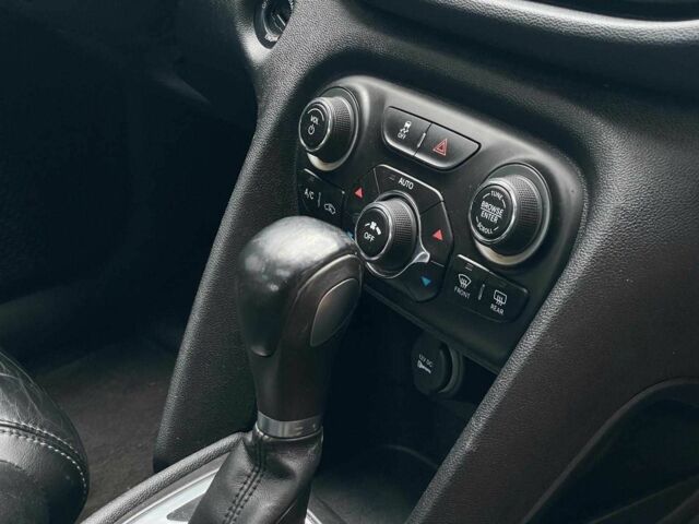 Сірий Додж Дарт, об'ємом двигуна 1.4 л та пробігом 312 тис. км за 6990 $, фото 23 на Automoto.ua