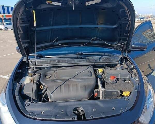 Серый Додж Дарт, объемом двигателя 2 л и пробегом 190 тыс. км за 8200 $, фото 13 на Automoto.ua