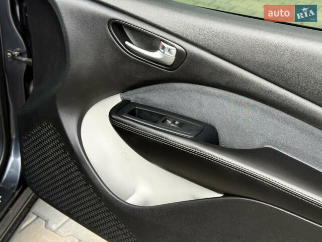 Сірий Додж Дарт, об'ємом двигуна 2.4 л та пробігом 214 тис. км за 8000 $, фото 15 на Automoto.ua