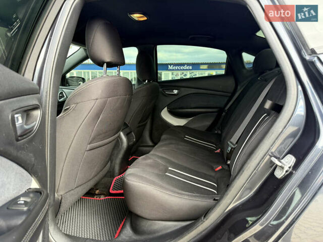 Сірий Додж Дарт, об'ємом двигуна 2.4 л та пробігом 214 тис. км за 8000 $, фото 17 на Automoto.ua