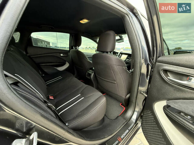Сірий Додж Дарт, об'ємом двигуна 2.4 л та пробігом 214 тис. км за 8000 $, фото 18 на Automoto.ua
