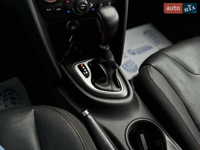 Серый Додж Дарт, объемом двигателя 2.4 л и пробегом 270 тыс. км за 8800 $, фото 11 на Automoto.ua