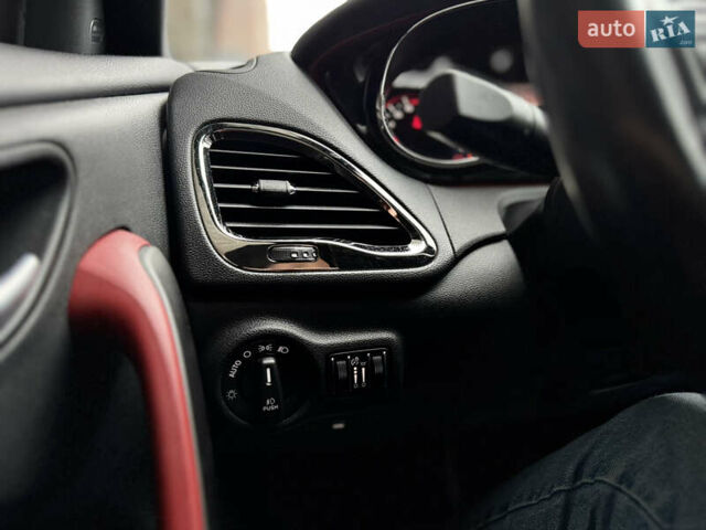 Серый Додж Дарт, объемом двигателя 2.4 л и пробегом 270 тыс. км за 8800 $, фото 15 на Automoto.ua