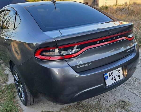 Серый Додж Дарт, объемом двигателя 2.36 л и пробегом 130 тыс. км за 10700 $, фото 13 на Automoto.ua