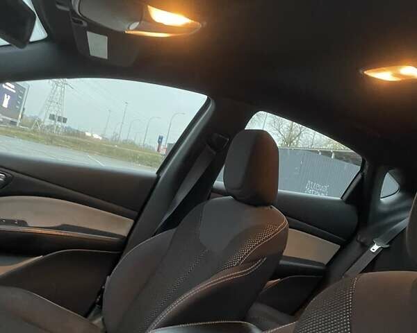 Серый Додж Дарт, объемом двигателя 2.36 л и пробегом 128 тыс. км за 7500 $, фото 9 на Automoto.ua