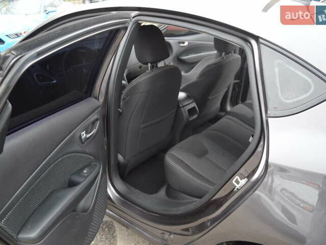 Серый Додж Дарт, объемом двигателя 2.36 л и пробегом 149 тыс. км за 8700 $, фото 18 на Automoto.ua