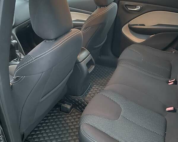 Серый Додж Дарт, объемом двигателя 2.36 л и пробегом 128 тыс. км за 7500 $, фото 10 на Automoto.ua