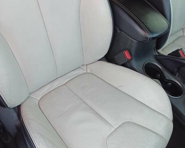 Серый Додж Дарт, объемом двигателя 2.36 л и пробегом 130 тыс. км за 10700 $, фото 19 на Automoto.ua