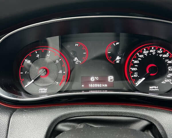 Серый Додж Дарт, объемом двигателя 2.36 л и пробегом 182 тыс. км за 7700 $, фото 20 на Automoto.ua