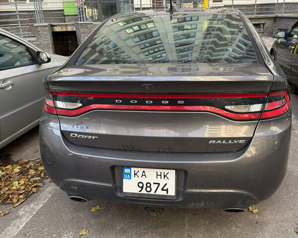 Сірий Додж Дарт, об'ємом двигуна 2.36 л та пробігом 117 тис. км за 8900 $, фото 4 на Automoto.ua