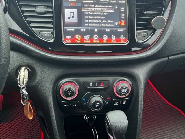 Сірий Додж Дарт, об'ємом двигуна 2.4 л та пробігом 135 тис. км за 8700 $, фото 16 на Automoto.ua