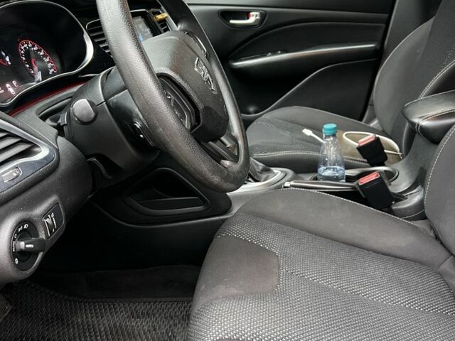 Серый Додж Дарт, объемом двигателя 2.4 л и пробегом 182 тыс. км за 7700 $, фото 12 на Automoto.ua