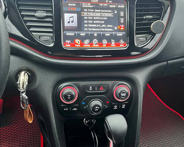 Сірий Додж Дарт, об'ємом двигуна 2.36 л та пробігом 135 тис. км за 8700 $, фото 17 на Automoto.ua