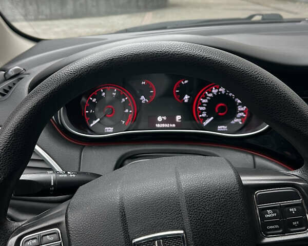 Серый Додж Дарт, объемом двигателя 2.36 л и пробегом 182 тыс. км за 7700 $, фото 18 на Automoto.ua