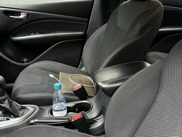 Серый Додж Дарт, объемом двигателя 2.4 л и пробегом 182 тыс. км за 7700 $, фото 13 на Automoto.ua