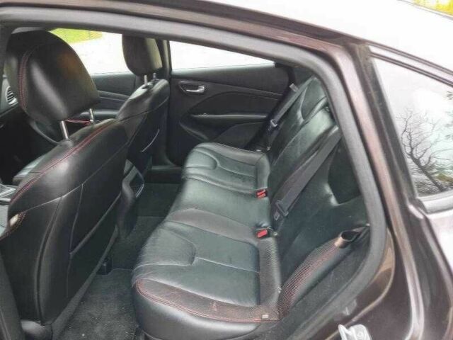 Сірий Додж Дарт, об'ємом двигуна 2.4 л та пробігом 98 тис. км за 6000 $, фото 9 на Automoto.ua