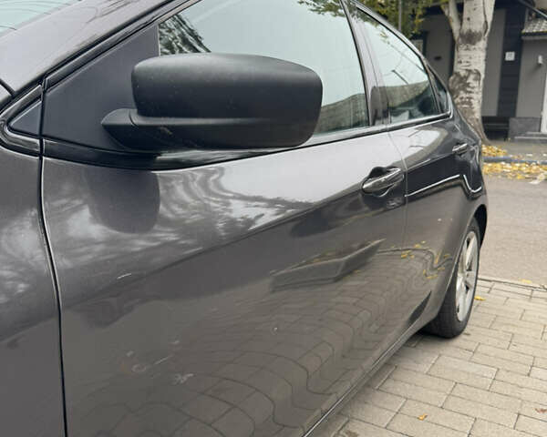 Серый Додж Дарт, объемом двигателя 2.36 л и пробегом 182 тыс. км за 7700 $, фото 7 на Automoto.ua