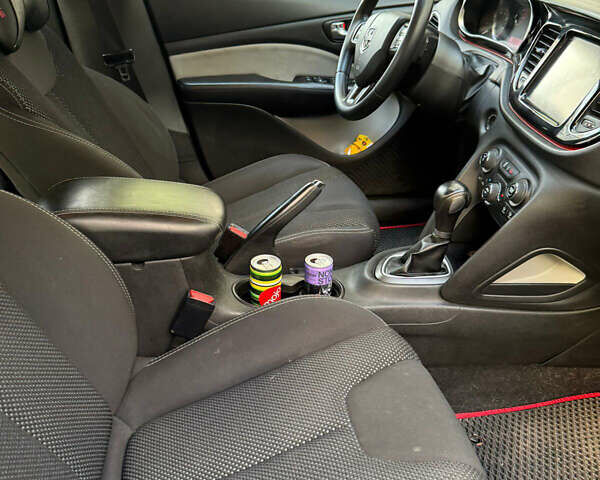 Сірий Додж Дарт, об'ємом двигуна 2.36 л та пробігом 117 тис. км за 8900 $, фото 10 на Automoto.ua