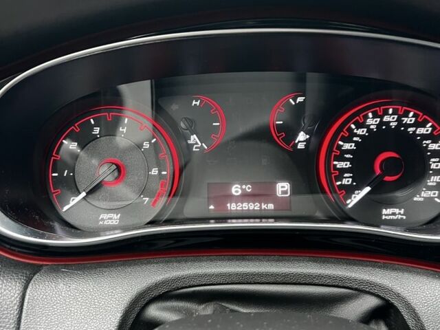 Серый Додж Дарт, объемом двигателя 2.4 л и пробегом 182 тыс. км за 7700 $, фото 11 на Automoto.ua