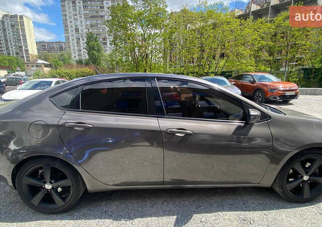 Сірий Додж Дарт, об'ємом двигуна 2.4 л та пробігом 145 тис. км за 8400 $, фото 2 на Automoto.ua