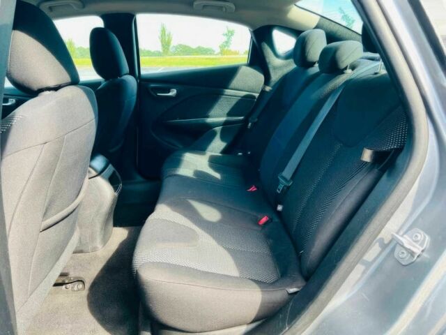 Сірий Додж Дарт, об'ємом двигуна 2 л та пробігом 72 тис. км за 3900 $, фото 9 на Automoto.ua
