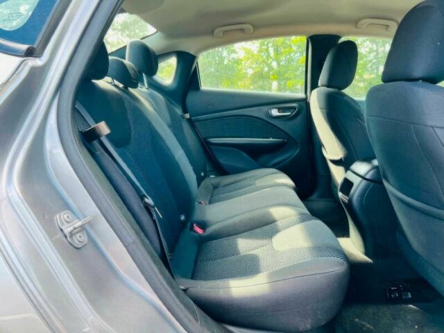 Сірий Додж Дарт, об'ємом двигуна 2 л та пробігом 72 тис. км за 3900 $, фото 8 на Automoto.ua