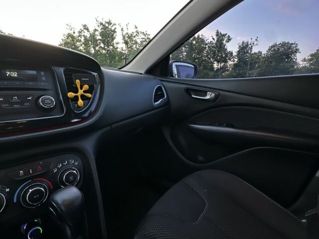 Серый Додж Дарт, объемом двигателя 2.4 л и пробегом 270 тыс. км за 8100 $, фото 4 на Automoto.ua