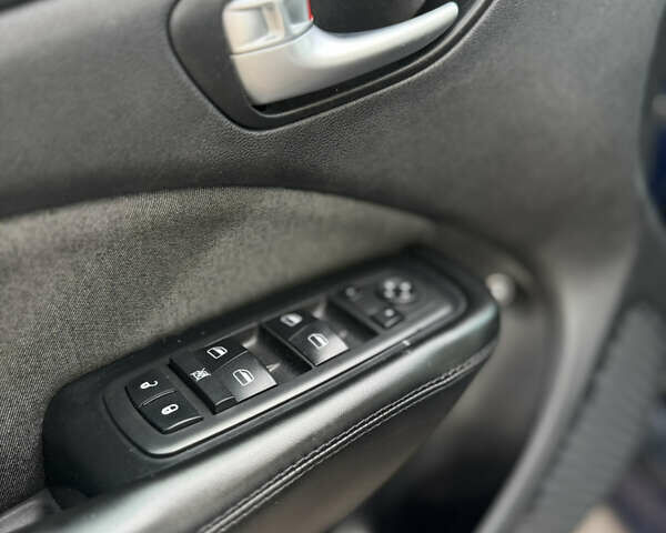 Синий Додж Дарт, объемом двигателя 2 л и пробегом 196 тыс. км за 6100 $, фото 9 на Automoto.ua
