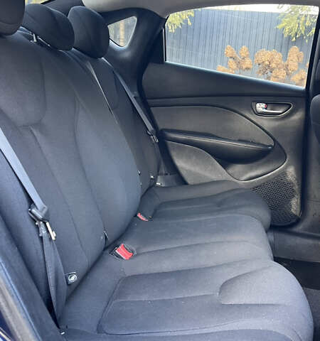 Синий Додж Дарт, объемом двигателя 2 л и пробегом 326 тыс. км за 7500 $, фото 22 на Automoto.ua