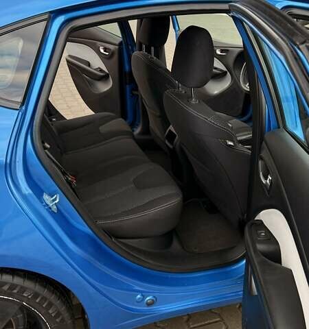 Синій Додж Дарт, об'ємом двигуна 2.4 л та пробігом 190 тис. км за 8700 $, фото 4 на Automoto.ua