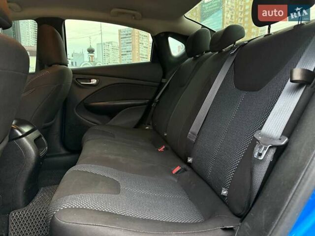 Синий Додж Дарт, объемом двигателя 2 л и пробегом 187 тыс. км за 6990 $, фото 9 на Automoto.ua