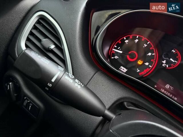 Синий Додж Дарт, объемом двигателя 2 л и пробегом 187 тыс. км за 6990 $, фото 18 на Automoto.ua