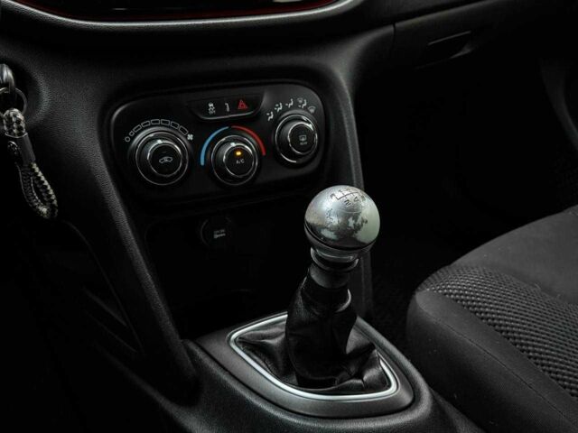 Синий Додж Дарт, объемом двигателя 0 л и пробегом 187 тыс. км за 7490 $, фото 23 на Automoto.ua