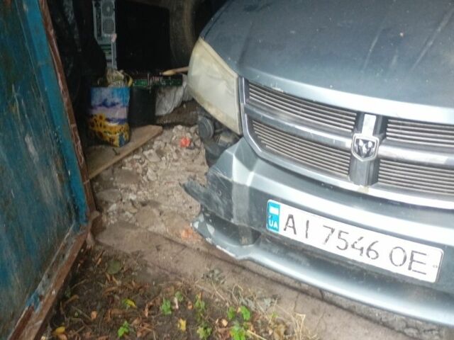 Сірий Додж Інша, об'ємом двигуна 2.4 л та пробігом 250 тис. км за 2508 $, фото 4 на Automoto.ua