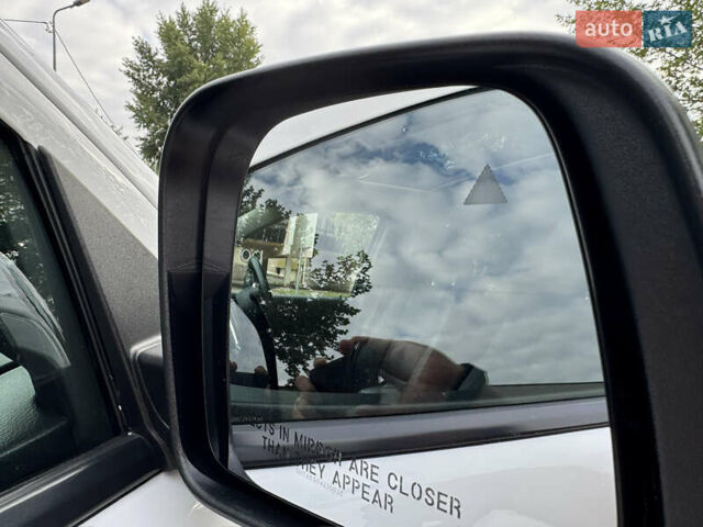 Белый Додж Дюранго, объемом двигателя 3.6 л и пробегом 116 тыс. км за 22900 $, фото 40 на Automoto.ua
