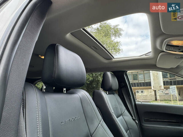 Белый Додж Дюранго, объемом двигателя 3.6 л и пробегом 116 тыс. км за 22900 $, фото 2 на Automoto.ua