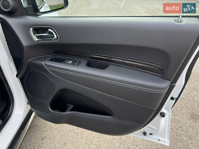 Белый Додж Дюранго, объемом двигателя 3.6 л и пробегом 116 тыс. км за 22900 $, фото 1 на Automoto.ua