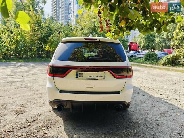 Білий Додж Durango, об'ємом двигуна 5.65 л та пробігом 208 тис. км за 28500 $, фото 1 на Automoto.ua
