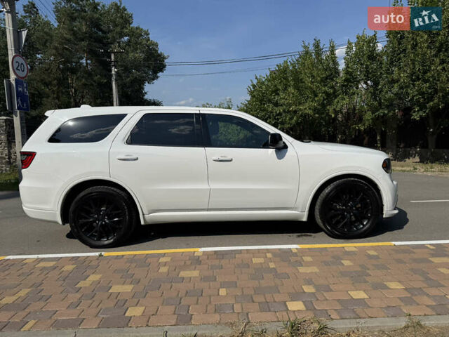 Білий Додж Durango, об'ємом двигуна 5.65 л та пробігом 191 тис. км за 30000 $, фото 1 на Automoto.ua