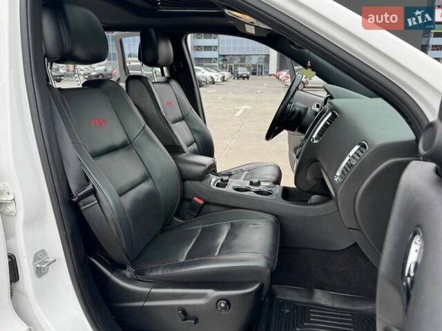 Белый Додж Дюранго, объемом двигателя 5.65 л и пробегом 150 тыс. км за 28500 $, фото 21 на Automoto.ua
