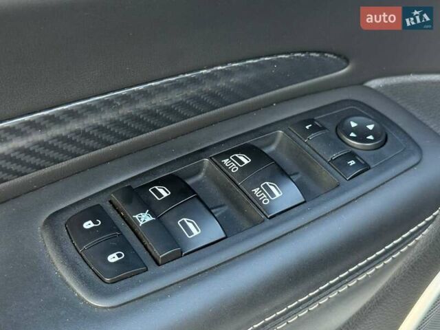 Белый Додж Дюранго, объемом двигателя 5.65 л и пробегом 106 тыс. км за 29000 $, фото 38 на Automoto.ua