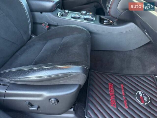 Белый Додж Дюранго, объемом двигателя 5.65 л и пробегом 106 тыс. км за 29000 $, фото 23 на Automoto.ua