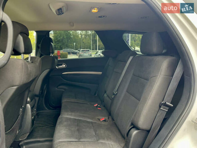 Белый Додж Дюранго, объемом двигателя 3.6 л и пробегом 160 тыс. км за 17777 $, фото 14 на Automoto.ua