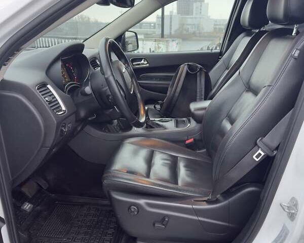 Белый Додж Дюранго, объемом двигателя 3.6 л и пробегом 137 тыс. км за 24000 $, фото 5 на Automoto.ua